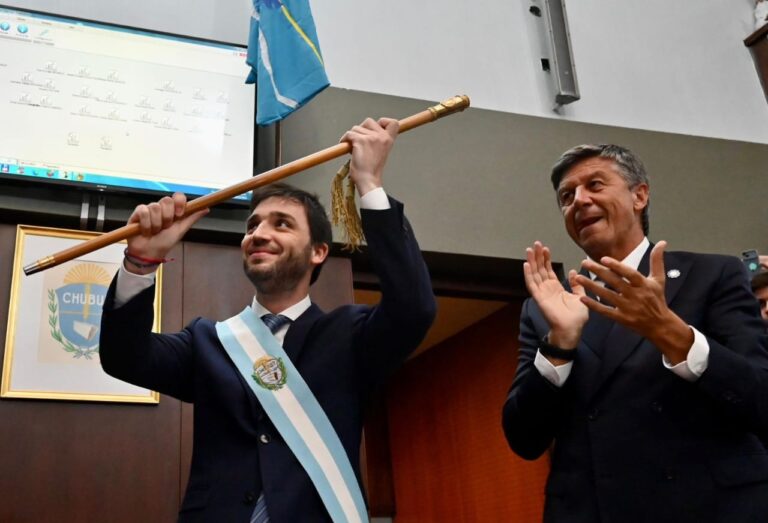Ignacio Torres juró como Gobernador de la Provincia 