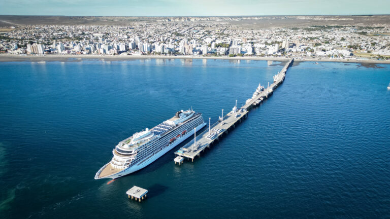 Temporada de Cruceros en Chubut: el Viking Júpiter arribó a Puerto Madryn