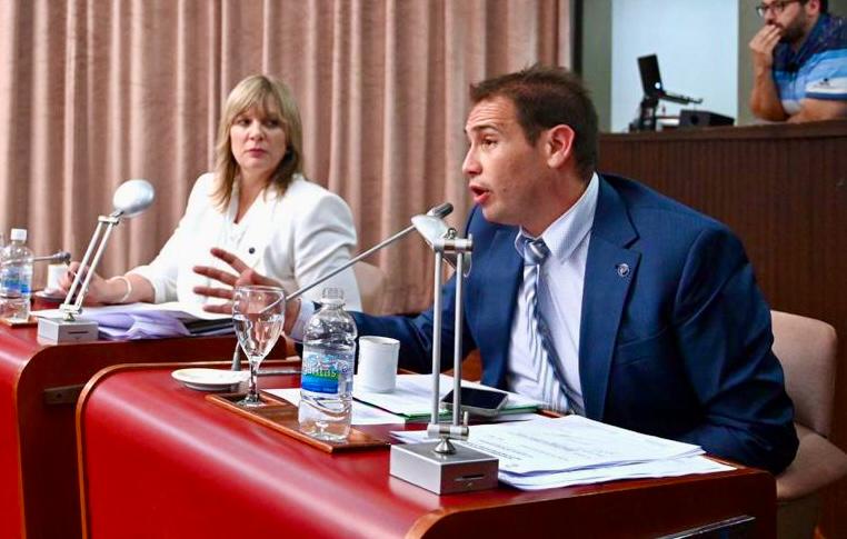 Gustavo Fita presentó proyecto para democratizar la designación judicial en Chubut