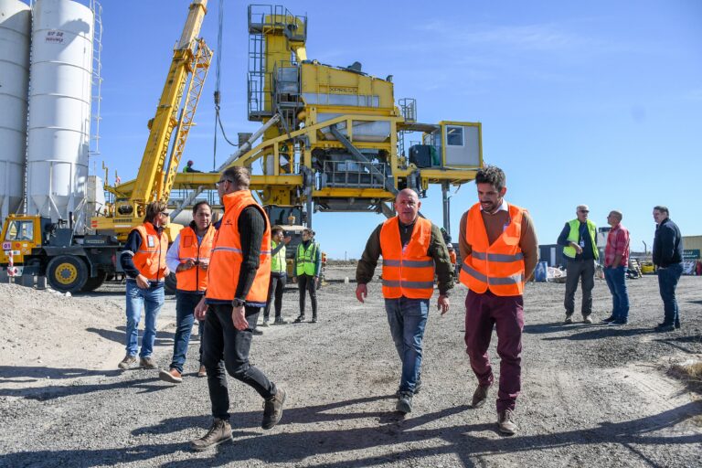 Satre recorrió las obras que se están ejecutando en el aeropuerto “El Tehuelche”