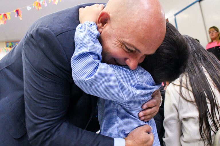 Sastre encabezó el inicio del ciclo lectivo 2024 en Puerto Madryn