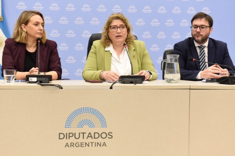 La Defensora del Pueblo de Chubut, reclamó contra los aumentos de tarifas de gas y electricidad