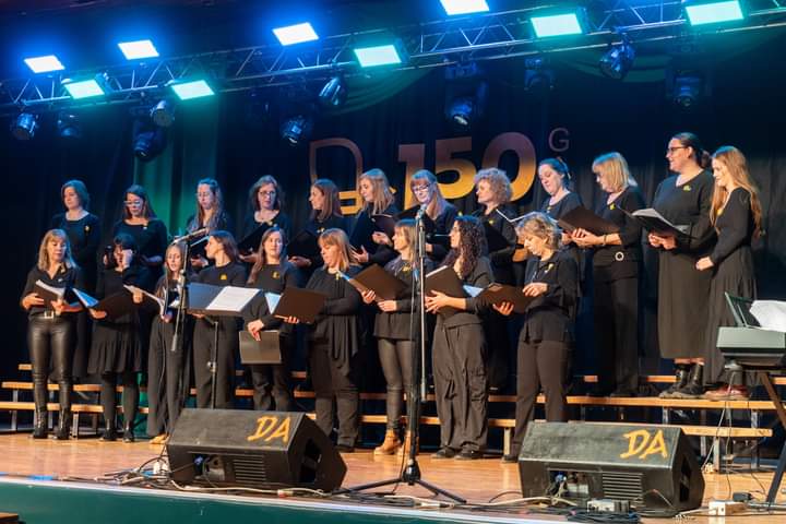 Gaiman celebró su aniversario con un multitudinario concierto