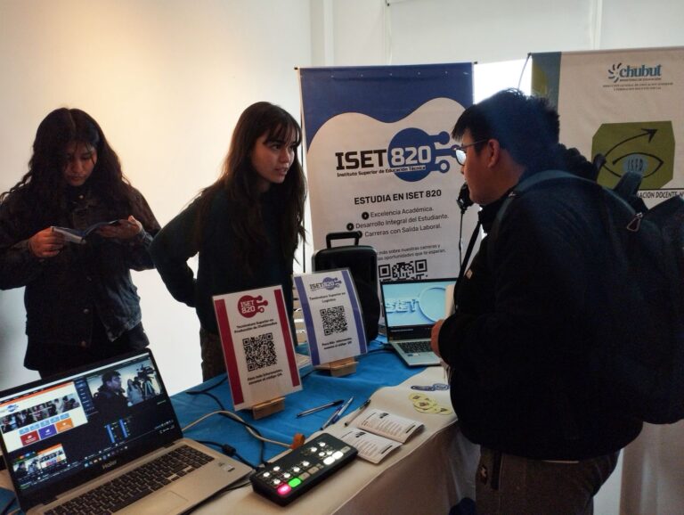 Estudiantes del ISET 820 participaron de la Expo Educativa 2025 en Puerto Madryn