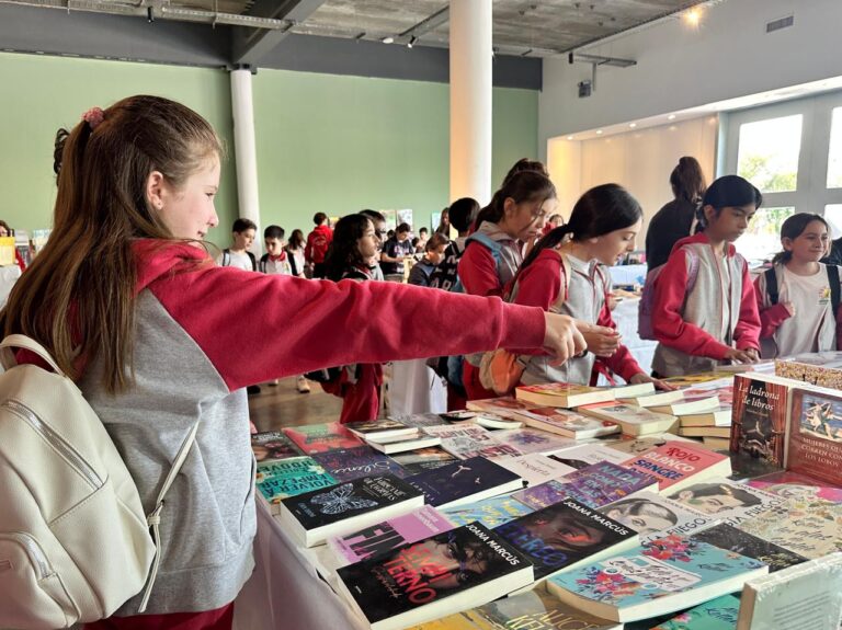 Trelew inauguró su Feria del Libro y las Artes