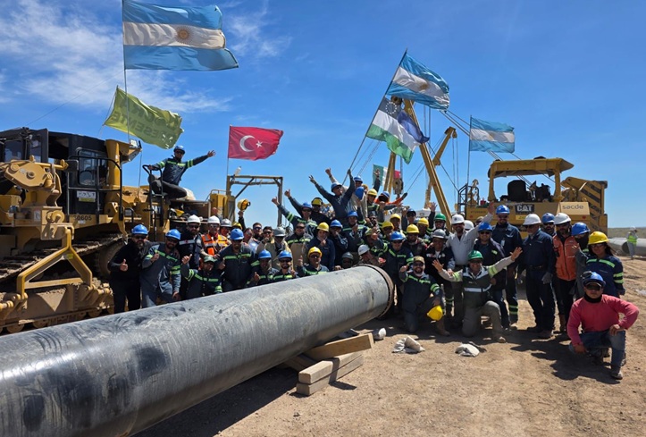 Rio Negro: se concretó la última soldadura del oleoducto Vaca Muerta Oil Sur